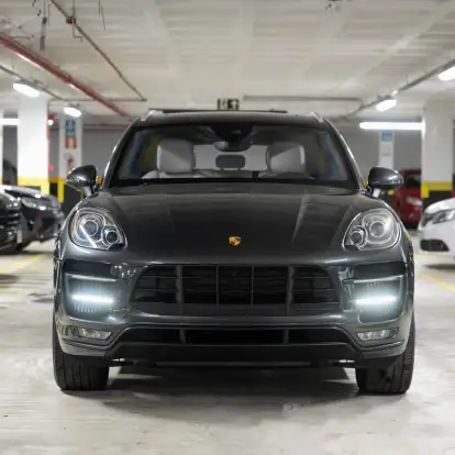 PORSCHE-MACAN-2016
