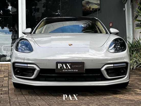 PORSCHE-PANAMERA-2022