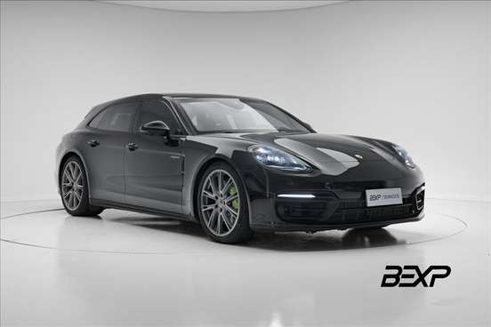 PORSCHE-PANAMERA-2022