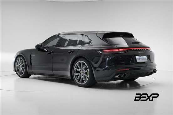 PORSCHE-PANAMERA-2022