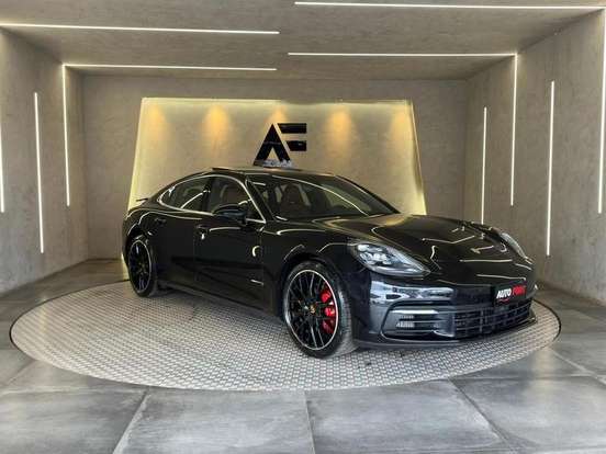 PORSCHE-PANAMERA-2017