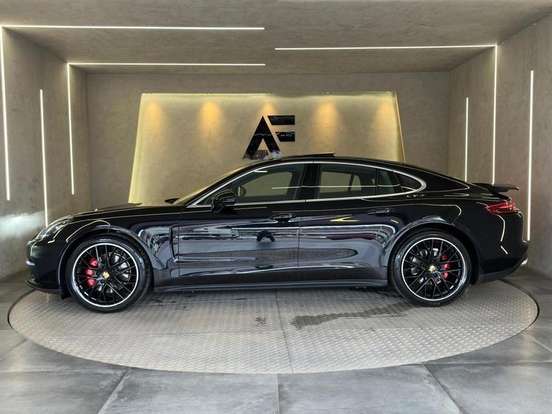 PORSCHE-PANAMERA-2017