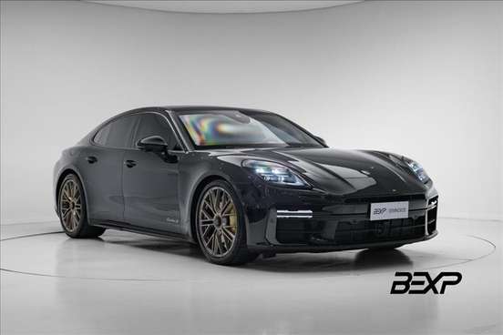PORSCHE-PANAMERA-2025