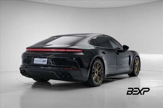 PORSCHE-PANAMERA-2025