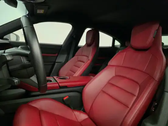 PORSCHE-TAYCAN-2020