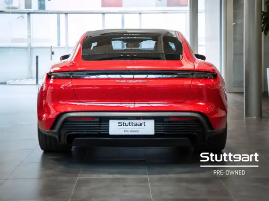 PORSCHE-TAYCAN-2023