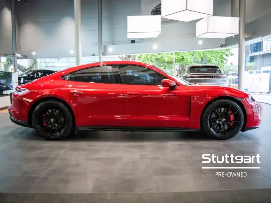 PORSCHE-TAYCAN-2023