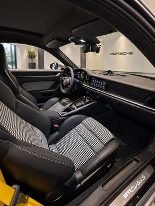 PORSCHE-911-2021