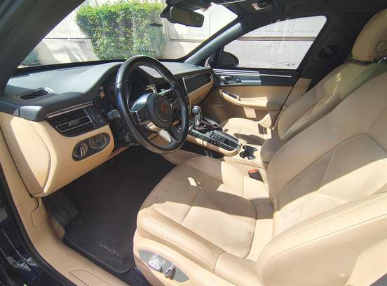 PORSCHE-MACAN-2021