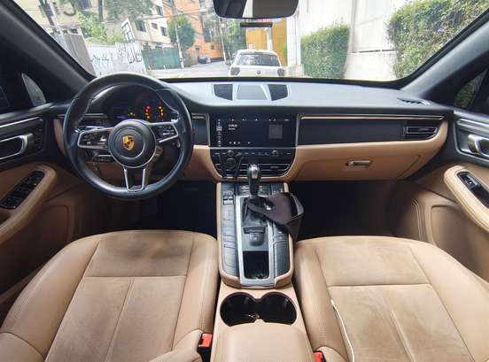 PORSCHE-MACAN-2021