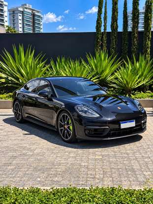 PORSCHE-PANAMERA-2023
