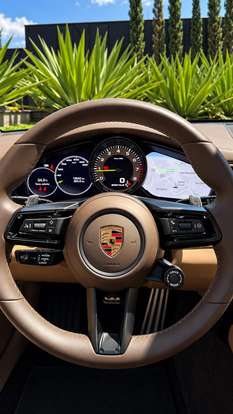 PORSCHE-PANAMERA-2023
