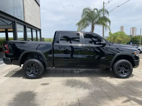 RAM-1500-5.7 V8 GASOLINA REBEL CD 4X4 AUTOMÁTICO RAM-1500-2021