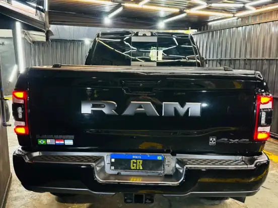 RAM-2500-6.7 I6 TURBO DIESEL LARAMIE NIGHT EDITION CD 4X4 AUTOMÁTICO RAM-2500-2024