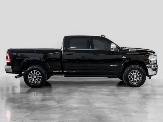 RAM-3500-6.7 I6 TURBO DIESEL LIMITED LONGHORN CD 4X4 AUTOMÁTICO RAM-3500-2024