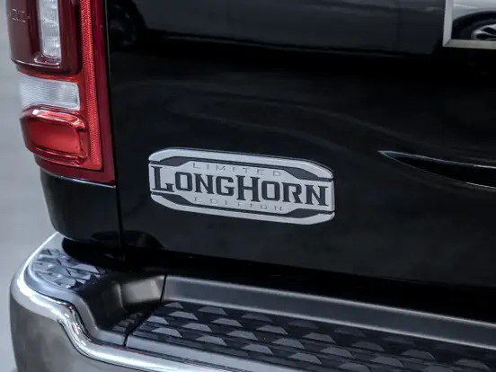 RAM-3500-6.7 I6 TURBO DIESEL LIMITED LONGHORN CD 4X4 AUTOMÁTICO RAM-3500-2024