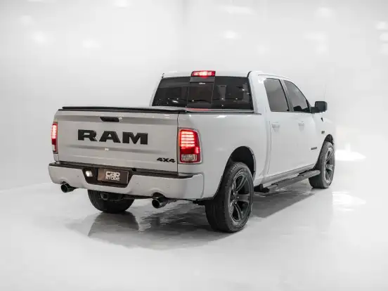 RAM-CLASSIC-5.7 V8 GASOLINA LARAMIE CD 4X4 AUTOMÁTICO RAM-CLASSIC-2022