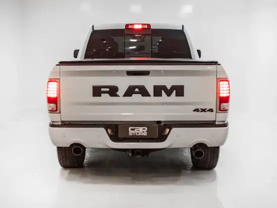 RAM-CLASSIC-5.7 V8 GASOLINA LARAMIE CD 4X4 AUTOMÁTICO RAM-CLASSIC-2022