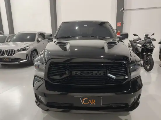 RAM-CLASSIC-5.7 V8 GASOLINA LARAMIE NIGHT EDITION CD 4X4 AUTOMÁTICO RAM-CLASSIC-2022
