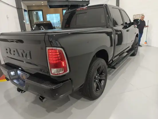 RAM-CLASSIC-5.7 V8 GASOLINA LARAMIE NIGHT EDITION CD 4X4 AUTOMÁTICO RAM-CLASSIC-2022