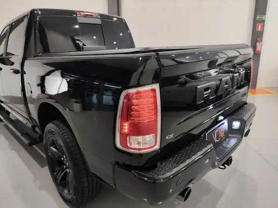 RAM-CLASSIC-5.7 V8 GASOLINA LARAMIE NIGHT EDITION CD 4X4 AUTOMÁTICO RAM-CLASSIC-2022