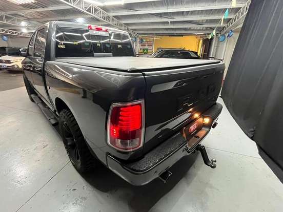 RAM-CLASSIC-5.7 V8 GASOLINA LARAMIE NIGHT EDITION CD 4X4 AUTOMÁTICO RAM-CLASSIC-2022