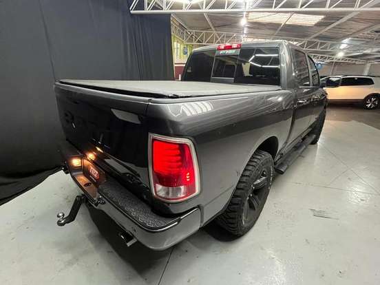 RAM-CLASSIC-5.7 V8 GASOLINA LARAMIE NIGHT EDITION CD 4X4 AUTOMÁTICO RAM-CLASSIC-2022