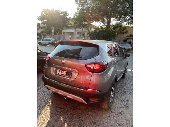RENAULT-CAPTUR-2021