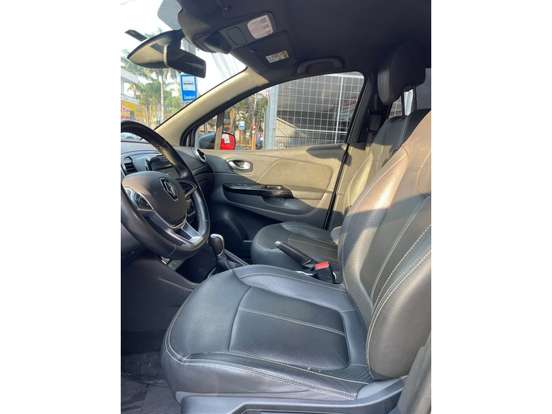 RENAULT-CAPTUR-2021