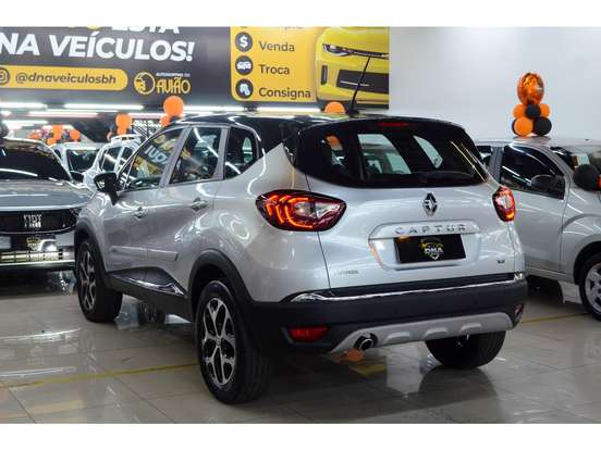 RENAULT-CAPTUR-2021