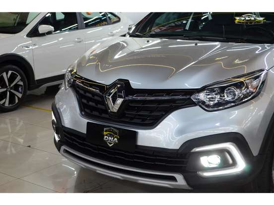 RENAULT-CAPTUR-2021