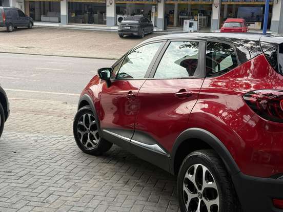RENAULT-CAPTUR-2018