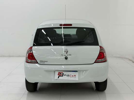 RENAULT-CLIO-2015