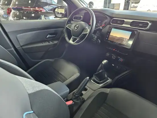 RENAULT-DUSTER-2025