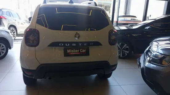 RENAULT-DUSTER-2023
