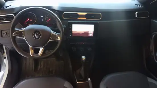 RENAULT-DUSTER-2023