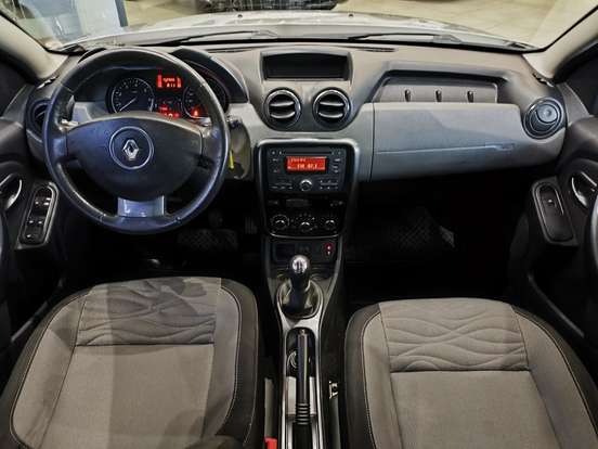 RENAULT-DUSTER-2012
