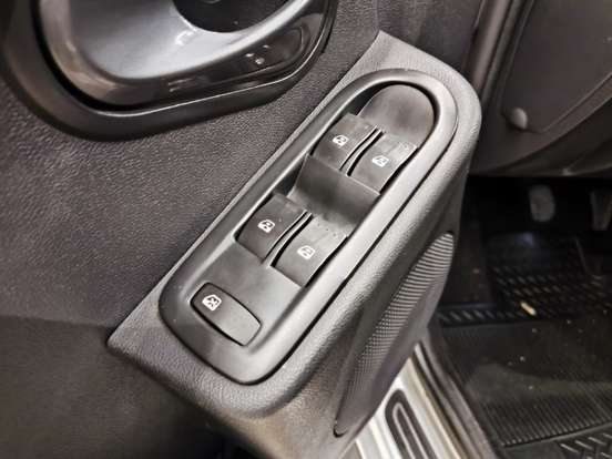 RENAULT-DUSTER-2012