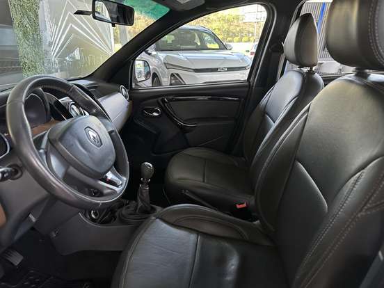 RENAULT-DUSTER-2019