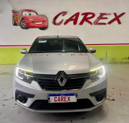 RENAULT-LOGAN-2020