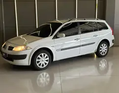 RENAULT MEGANE 1.6 DYNAMIQUE GRAND TOUR 16V FLEX 4P MANUAL RENAULT MEGANE 1.6 DYNAMIQUE GRAND TOUR 16V FLEX 4P MANUAL