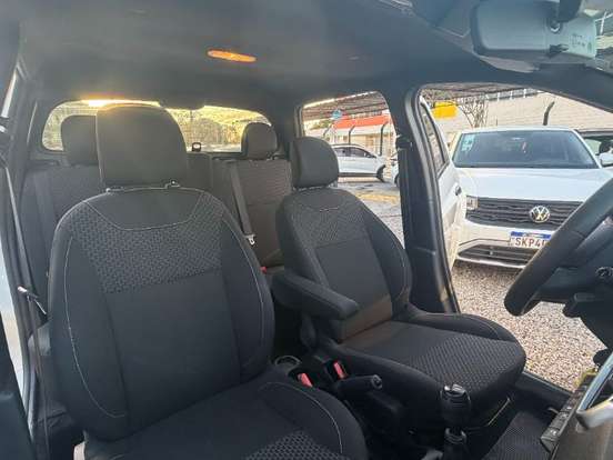 RENAULT-OROCH-1.6 16V SCE FLEX INTENSE MANUAL RENAULT-OROCH-2023
