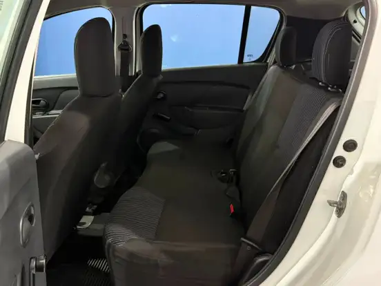 RENAULT-SANDERO-2017