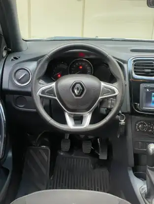 RENAULT-SANDERO-2023