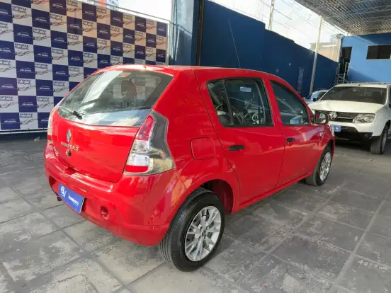 RENAULT-SANDERO-2014
