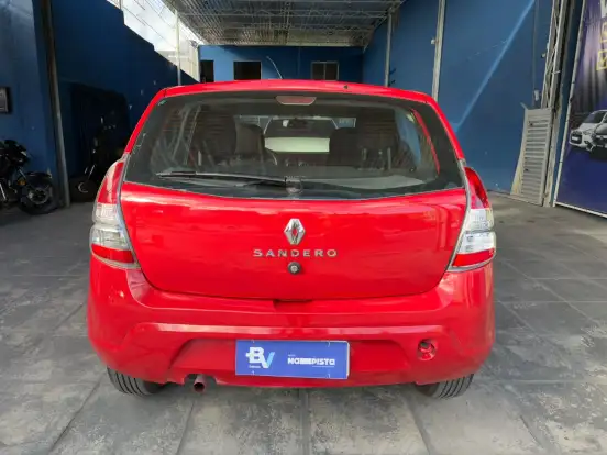 RENAULT-SANDERO-2014