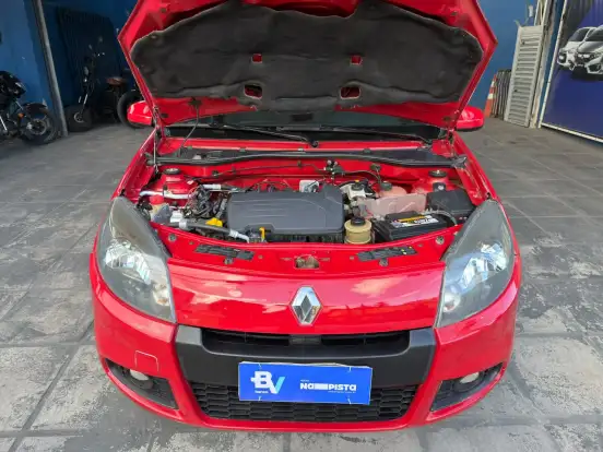RENAULT-SANDERO-2014
