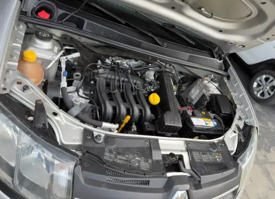 RENAULT-SANDERO-2014