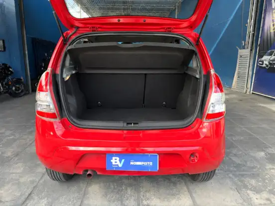 RENAULT-SANDERO-2014