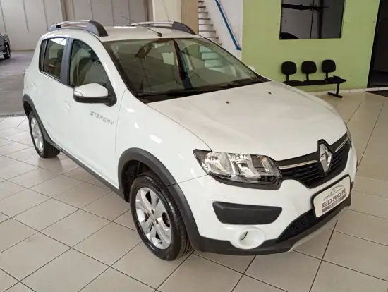 RENAULT-SANDERO-2018